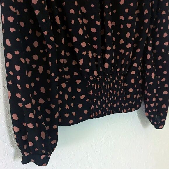 Womens All in Favor Blouse Black w/ Pink Polka Dot Long Sleeved V Neck Small GUC - Picture 3 of 9